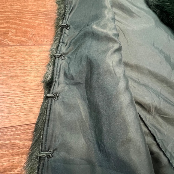 TopShop Faux Fur Dark Emerald Green Gilete Vest Sz 10-Perfect for the holidays! - Picture 7 of 10